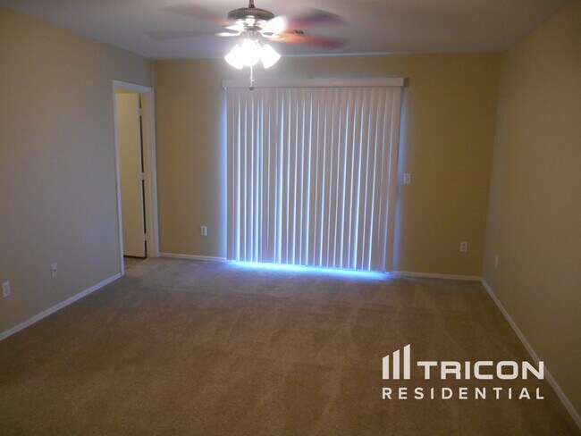 Building Photo - 106 S Valle Verde