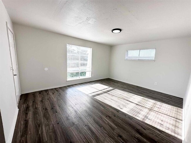 Building Photo - 7317 Melrose Ln