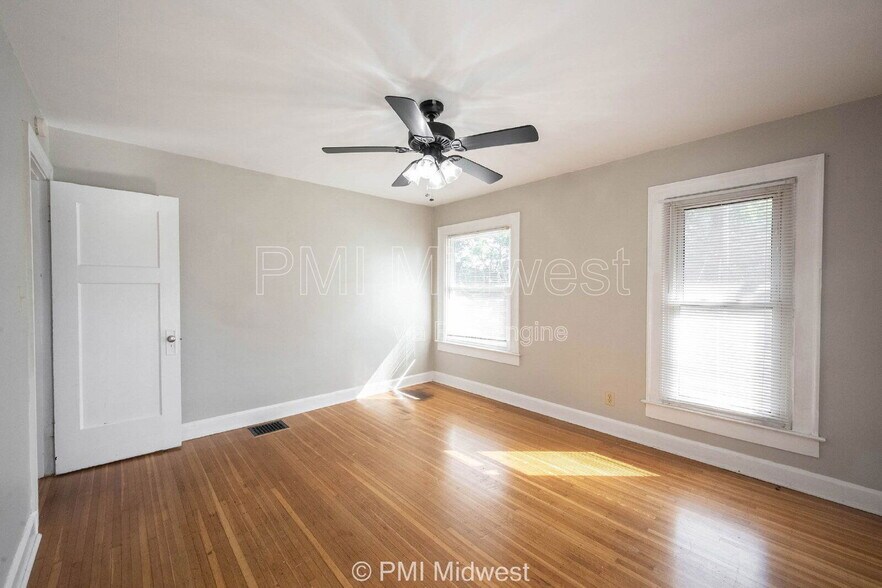 Building Photo - 3945 Central Ave