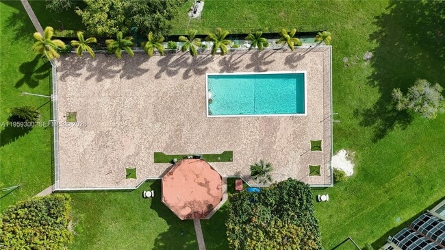 Building Photo - 1750 NE 191st St