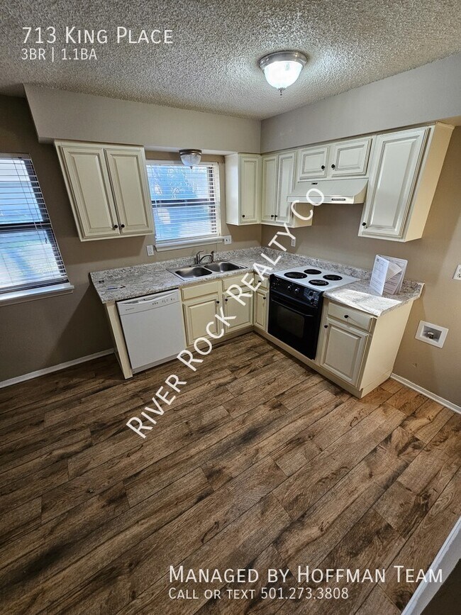 Building Photo - 713 King Pl