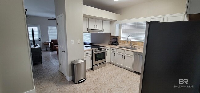 Building Photo - 7877 Audubon Dr
