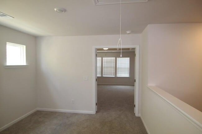 Building Photo - 51 Briarwood Dr W
