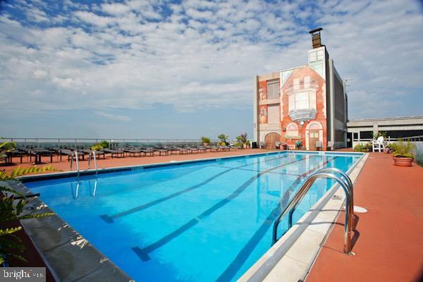 Building Photo - 224 W Rittenhouse Square