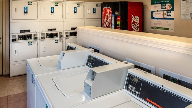 Building Photo - Hardy Manor Apartment Homes