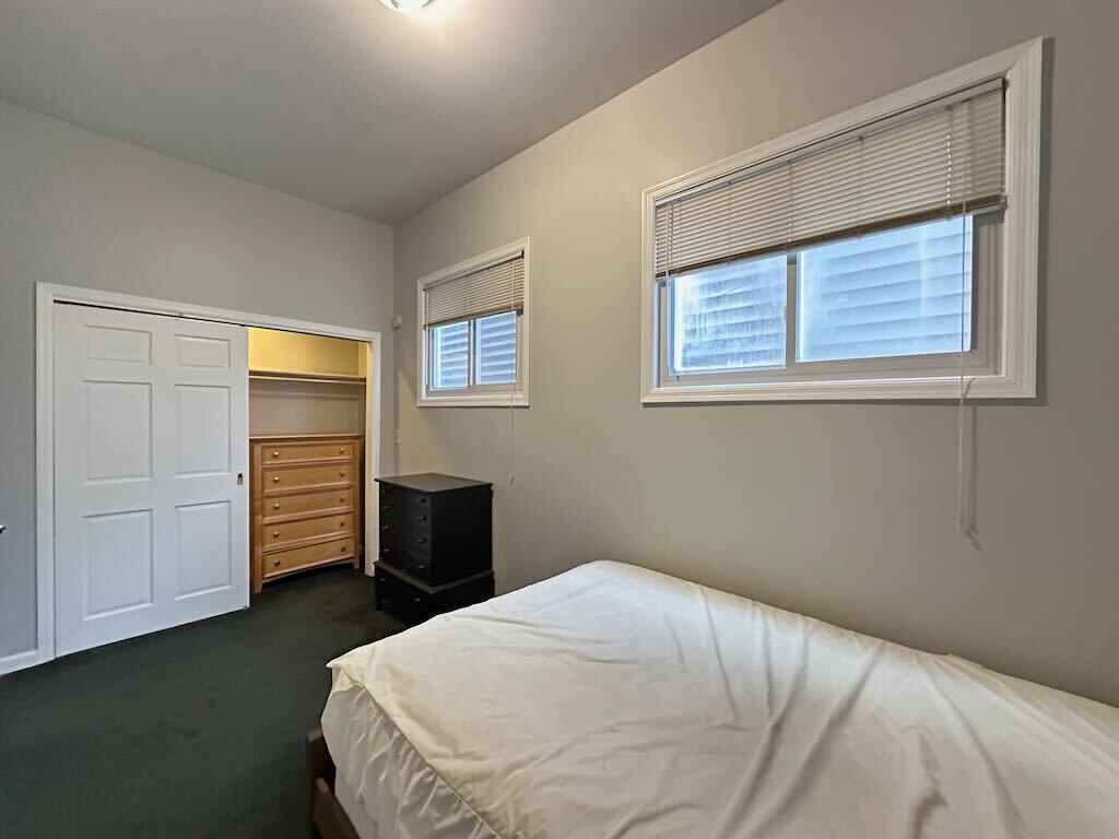 Building Photo - 1829 W Melrose St