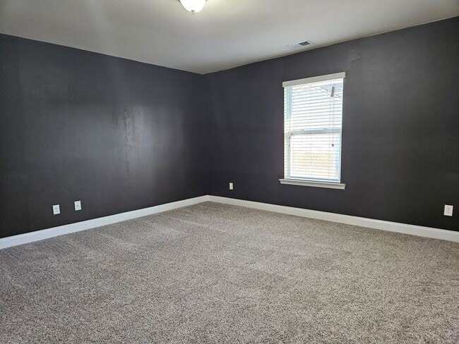 Building Photo - Beautiful Wellesley Home with a Corner Lot