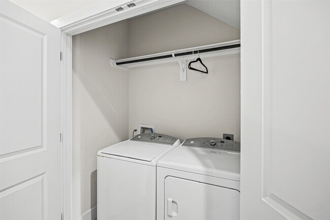 Building Photo - 3407 Terry St