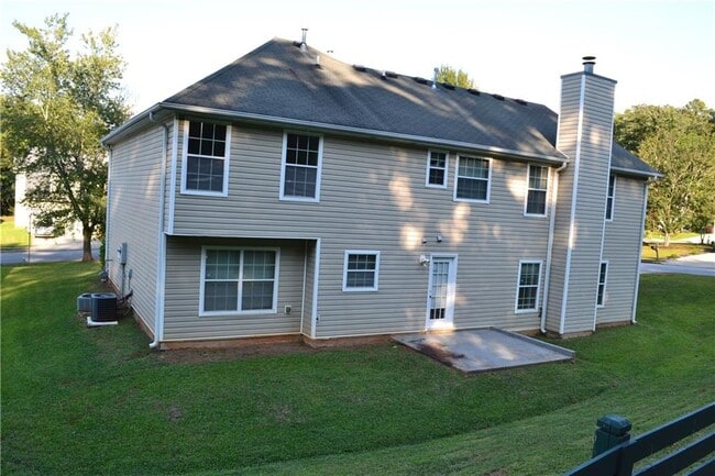 Building Photo - 6157 Red Top Loop