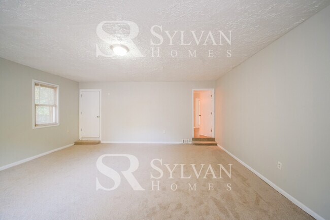 Building Photo - Cute, cozy and comfortable