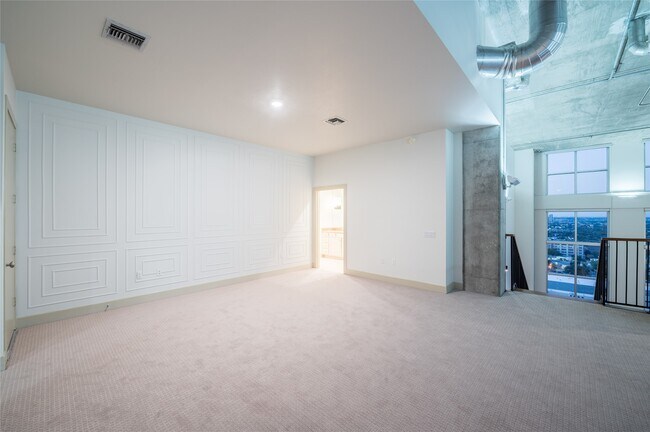 Building Photo - 4899 Montrose Blvd