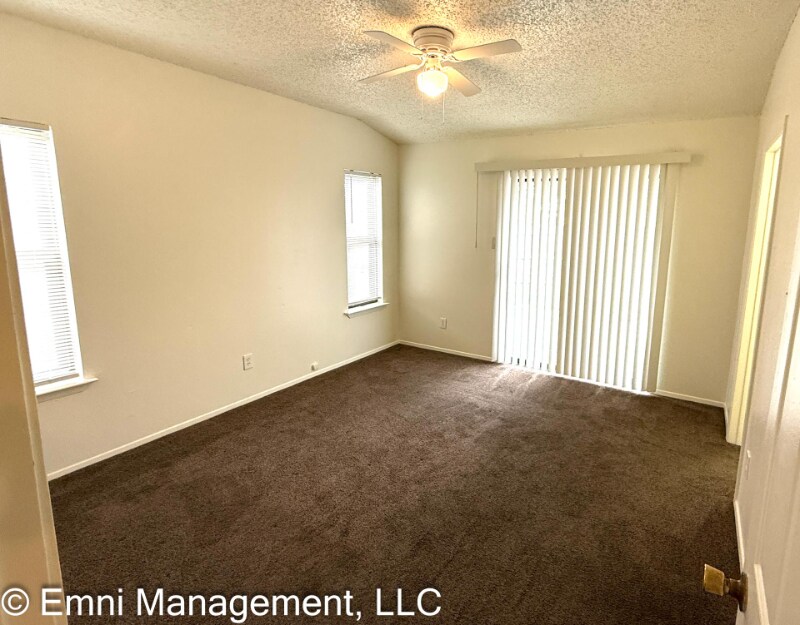 Building Photo - 2706 Jade Rd