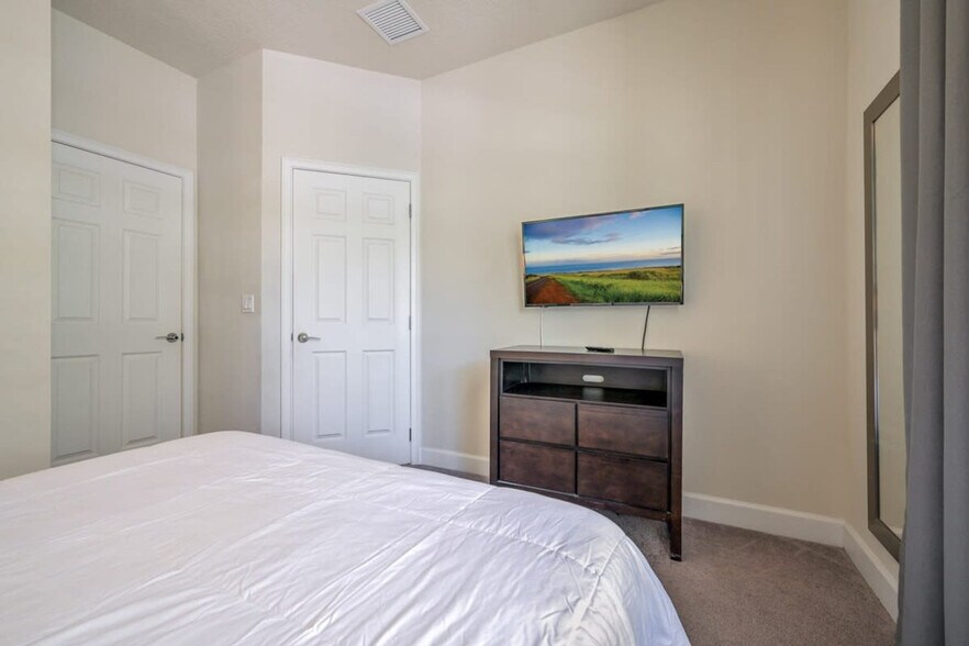 Building Photo - 1651 Retreat Cir