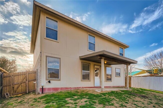 Building Photo - 612 Copper Ct