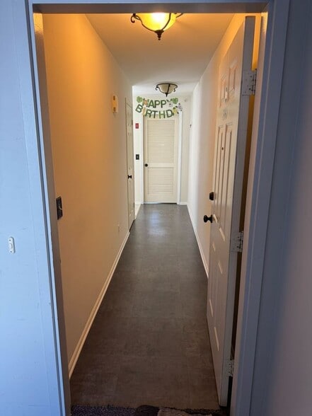 Building Photo - 380 Keswick Dr