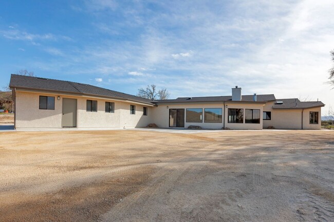Building Photo - 8850 Rocky Canyon Rd