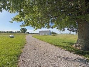 Building Photo - 5 Acres!! Country Home with Shop Building & Spacious Yard Available!