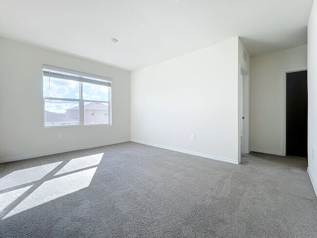 Building Photo - 12744 Lateral Root Dr