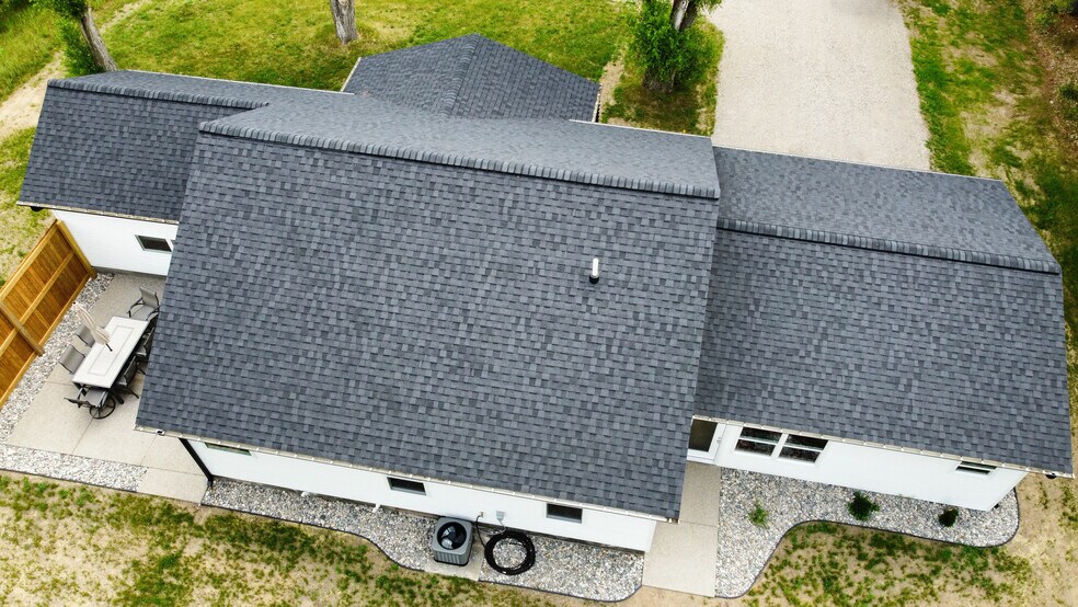Building Photo - 3191 N Three Mile Rd