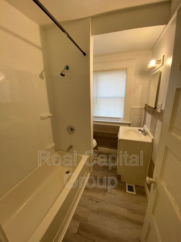 Building Photo - 709 Townsend Pl