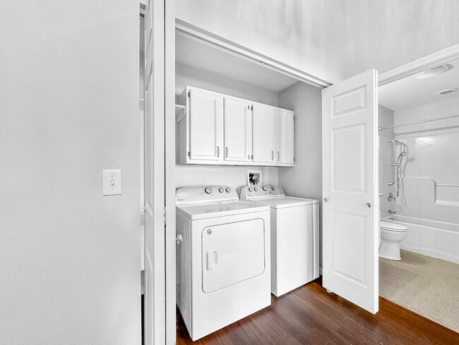 Building Photo - Beautiful 2 Beds 2 Baths Villa w/ Sunroom