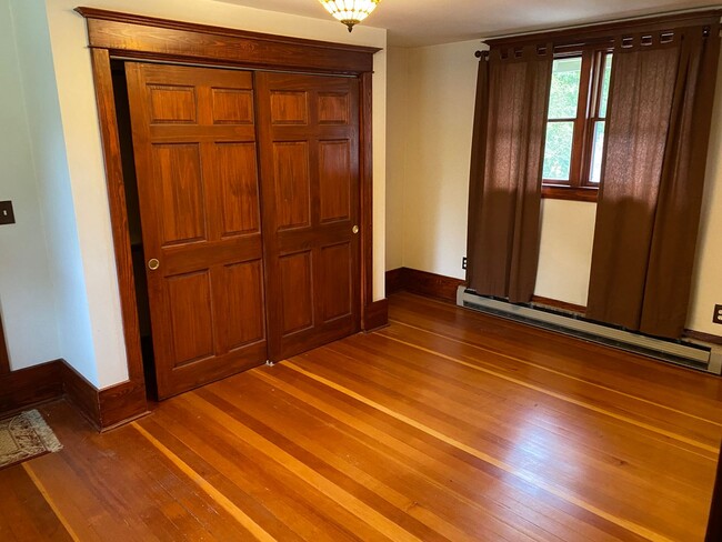 Building Photo - Stunning home in Downtown Longmont