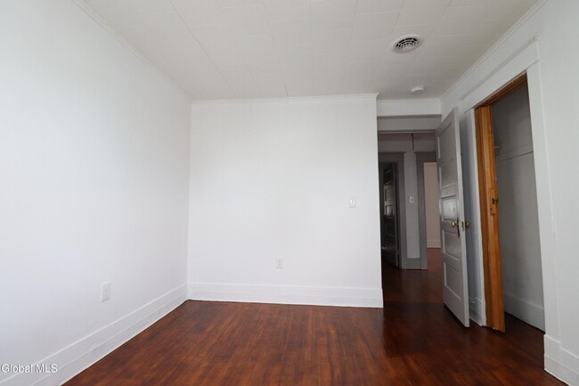 Building Photo - 442 Plymouth Ave