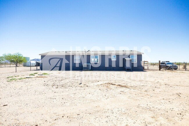 Building Photo - 9960 S Niehaus Rd