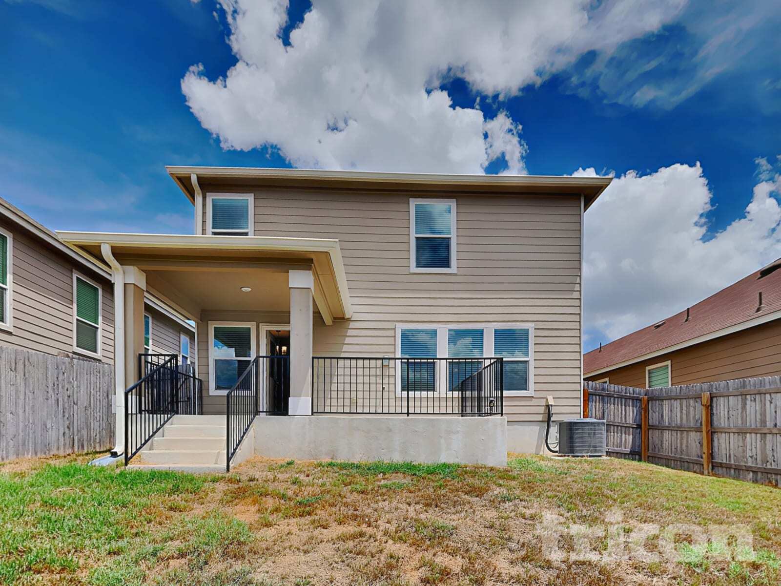 Building Photo - 1519 Overlook Bank