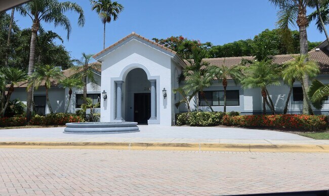 Building Photo - 2640 S University Dr