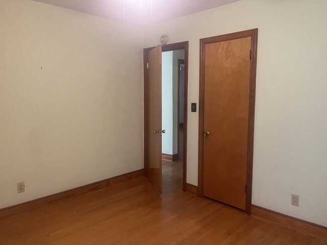 Building Photo - 141 Daniels Pl