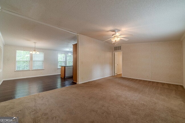 Building Photo - 246 Kings Ridge Dr