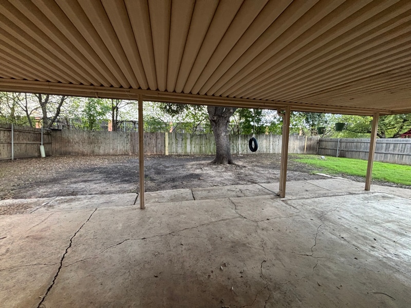 Building Photo - 1212 N Creek Dr