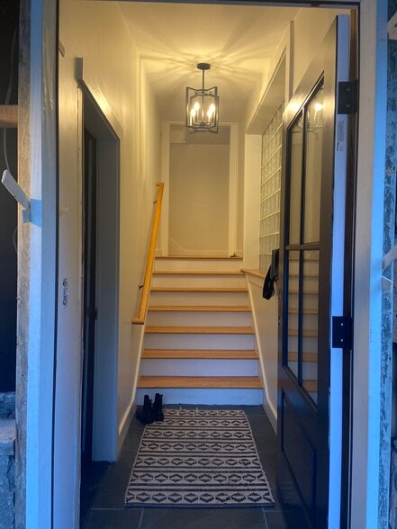 Primary Photo - 206A Atlantic Ave