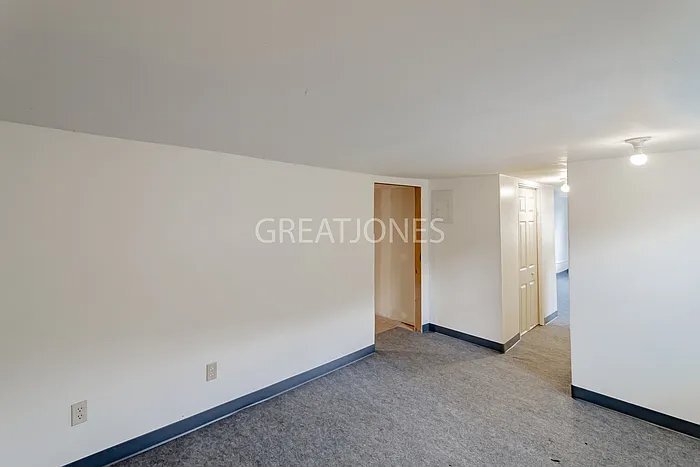 Building Photo - 707 19th St S