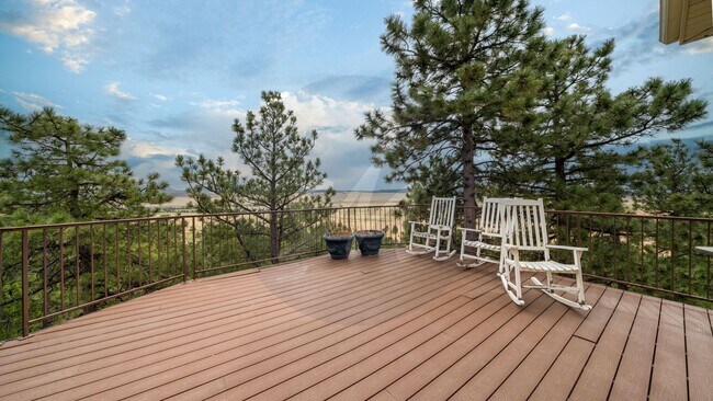 Building Photo - Million Dollar Views in Larkspur