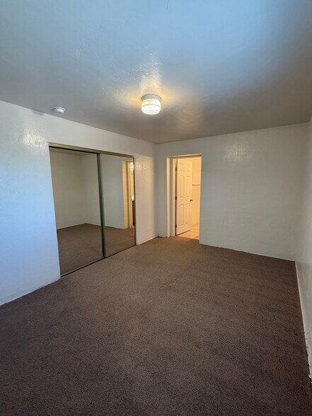 Bedroom - 530 E Linden St