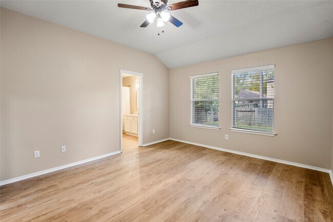 Building Photo - 22 Garden Lodge Pl