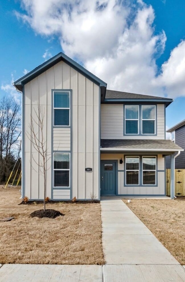 Building Photo - 4801 W Triangle St