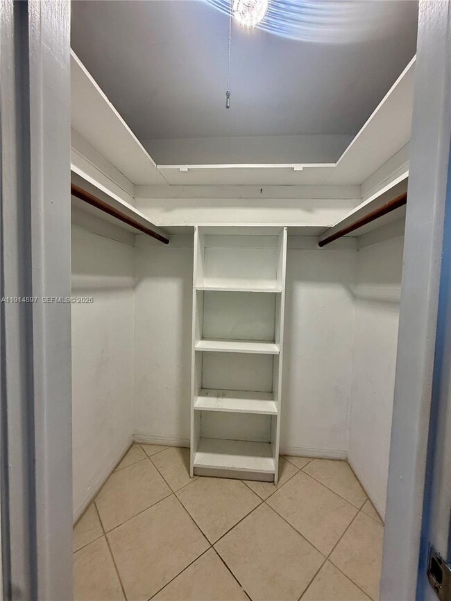 Building Photo - 1733 Mayo St