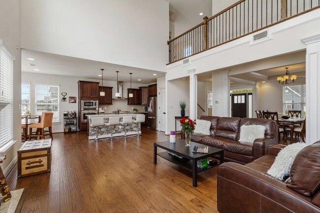 Building Photo - 5 Bedroom 3.5 bath home in Hickory Landing