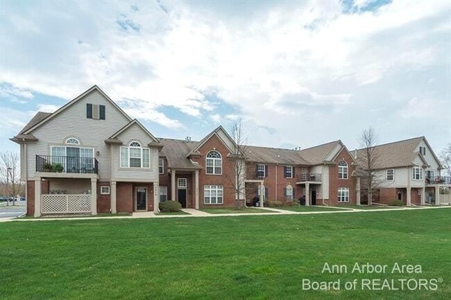 Building Photo - 3217 Primrose Ln