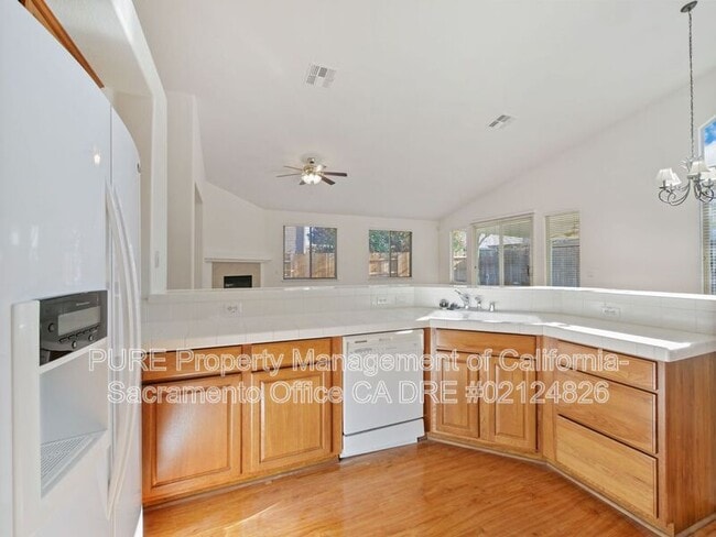 Building Photo - 1732 Bamboo St