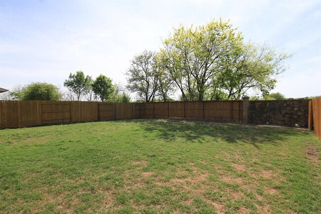 Building Photo - 3640 Rosalina Loop