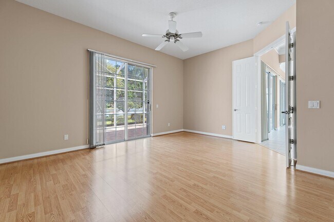 Building Photo - 8120 SE Paurotis Ln