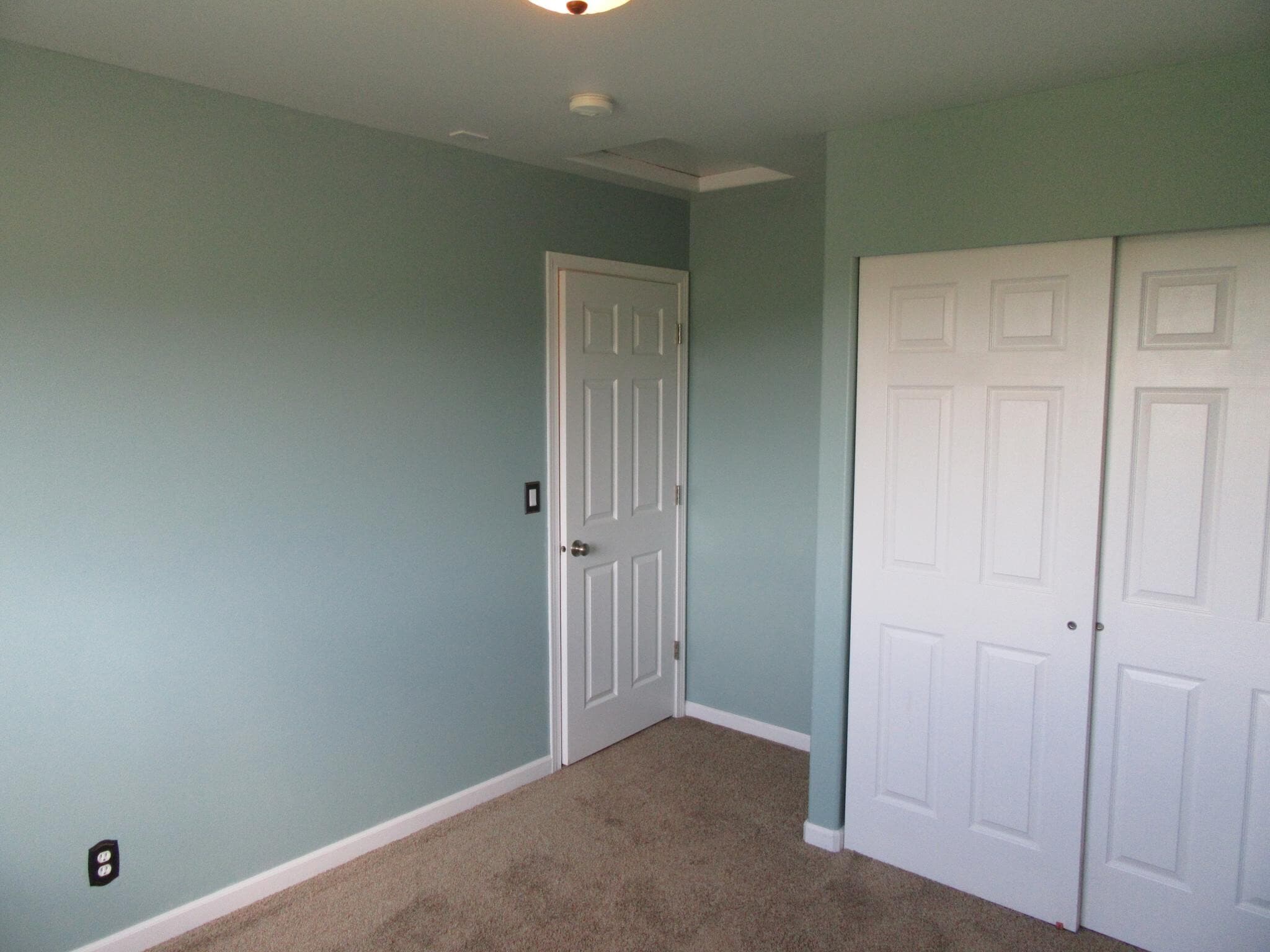 Building Photo - 1314 W Tualatin Dr