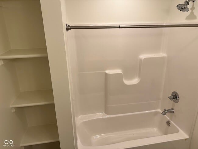 Building Photo - 103 S Nebraska St