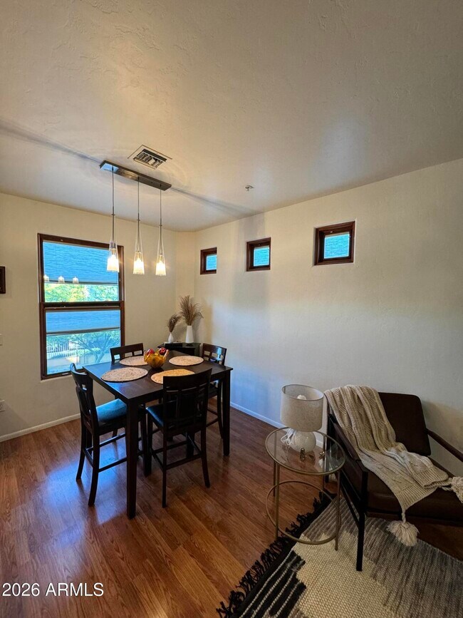 Building Photo - 2423 E Autumn Flower Dr