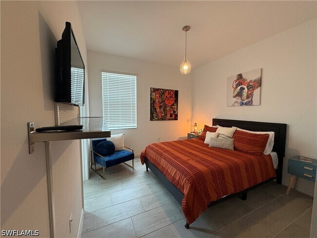 Building Photo - 2458 Orchard St