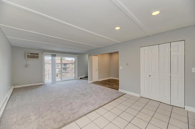 Building Photo - 2440 Waterbury Dr